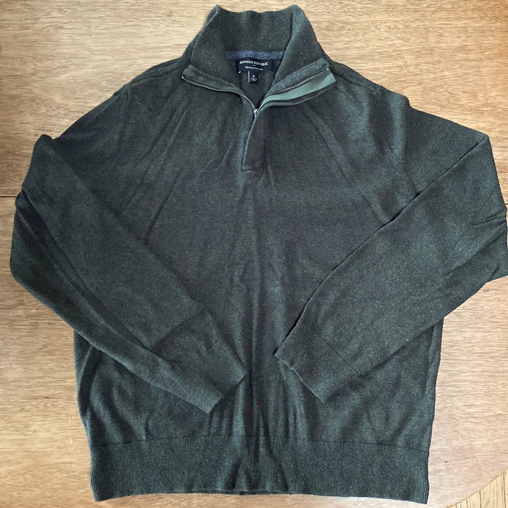 Banana republic dark green premium yarn sweater